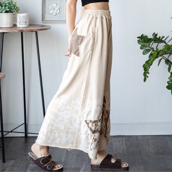 NWOT Oli & Hali Beige Star Pattern Wide-Leg Pants - Picture 4 of 8